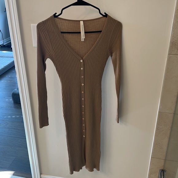 Aritzia Babaton Tan Knit dress - Picture 2 of 5